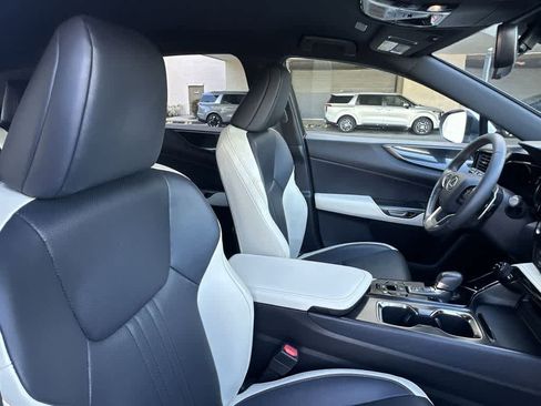 Used 2022 Lexus NX 250 FWD w/ Towing Package (2000 Lbs) image 28