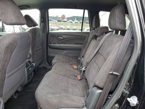 Used 2022 Honda Pilot Sport image 11