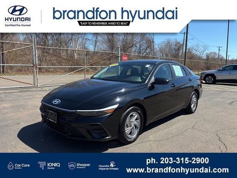 Certified 2026 Hyundai Elantra SE w/ Cargo Package FWD image 3