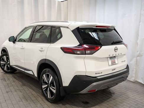 Used 2022 Nissan Rogue SL w/ SL Premium Package image 4