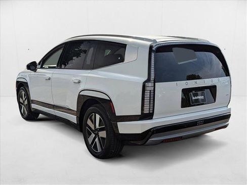 New 2026 Hyundai Ioniq 9 SEL image 8