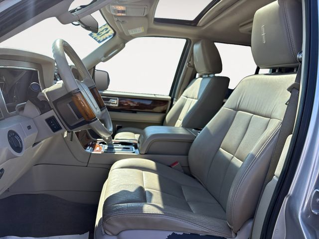 Used 2013 Lincoln Navigator L 2WD w/ HD Trailer Tow Pkg image 9