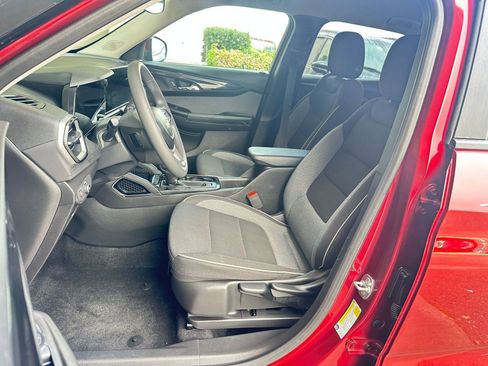 Used 2025 Chevrolet TrailBlazer LT image 36