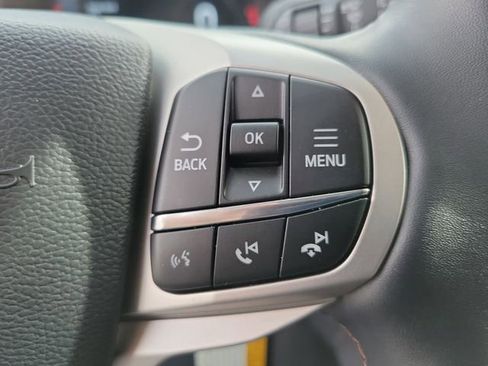 Used 2025 Ford Explorer Active image 6