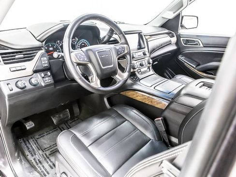 Used 2018 GMC Yukon Denali w/ Open Road Package AWD/4WD image 29