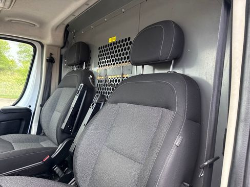 Used 2019 RAM ProMaster 2500 w/ Premium Appearance Group FWD image 13