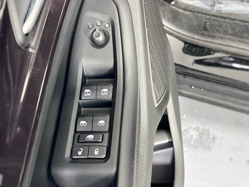 Used 2022 Jeep Grand Cherokee Laredo w/ Luxury Tech Group I image 17