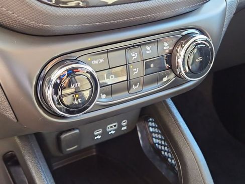 Used 2023 Chevrolet TrailBlazer LT w/ Convenience Package AWD/4WD image 25