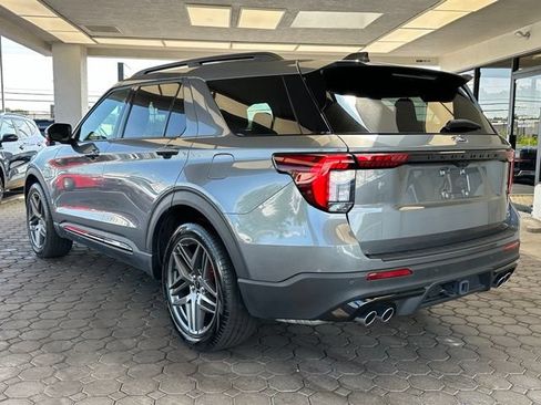 Used 2025 Ford Explorer ST AWD/4WD image 35