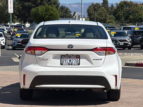 Certified 2022 Toyota Corolla LE FWD image 6