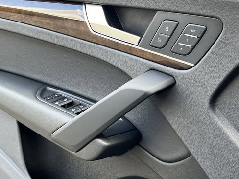 Used 2020 Audi Q5 2.0T Premium w/ Convenience Package image 33