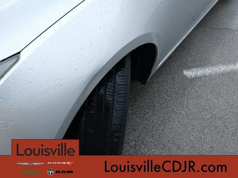 Used 2016 Chevrolet Cruze LT w/ Technology Package FWD image 14