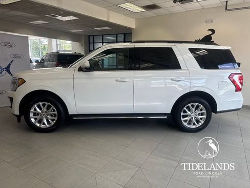 Certified 2021 Ford Expedition XLT RWD image 5