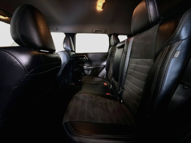 Used 2024 Mitsubishi Outlander SE FWD image 24