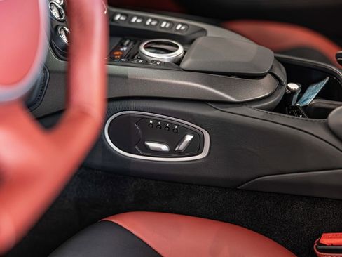 Used 2023 Aston Martin V8 Vantage Coupe image 20