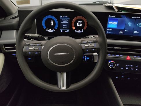 Used 2025 Hyundai Sonata SEL AWD/4WD image 22