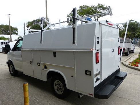 Used 2019 GMC Savana 3500 w/ Power Convenience Package RWD image 32