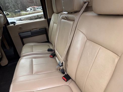 Used 2012 Ford F250 Lariat w/ Lariat Interior Pkg image 14