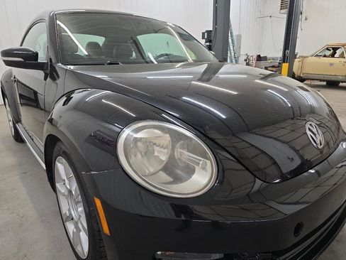 Used 2012 Volkswagen Beetle 2.5 FWD image 17