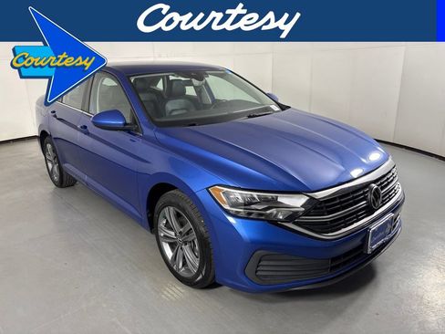 Used 2024 Volkswagen Jetta SE FWD image 1