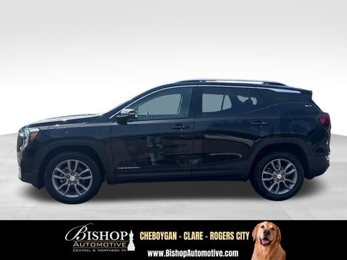 Used 2024 GMC Terrain SLT AWD/4WD image 8