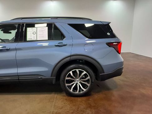 Used 2025 Ford Explorer ST-Line AWD/4WD image 36