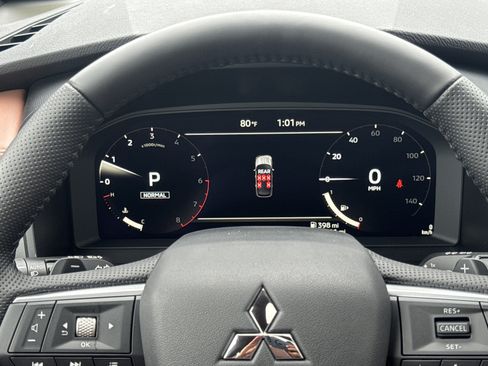 New 2026 Mitsubishi Outlander AWD image 21
