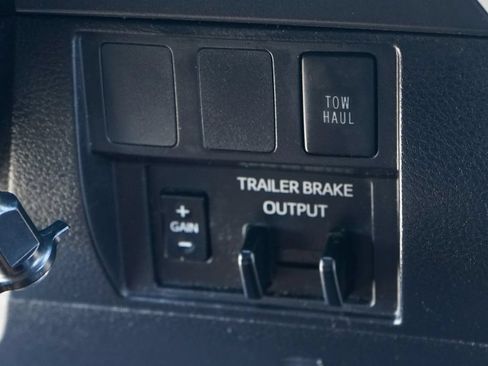 Used 2020 Toyota Tundra SR5 w/ SR5 Upgrade Package AWD/4WD image 30