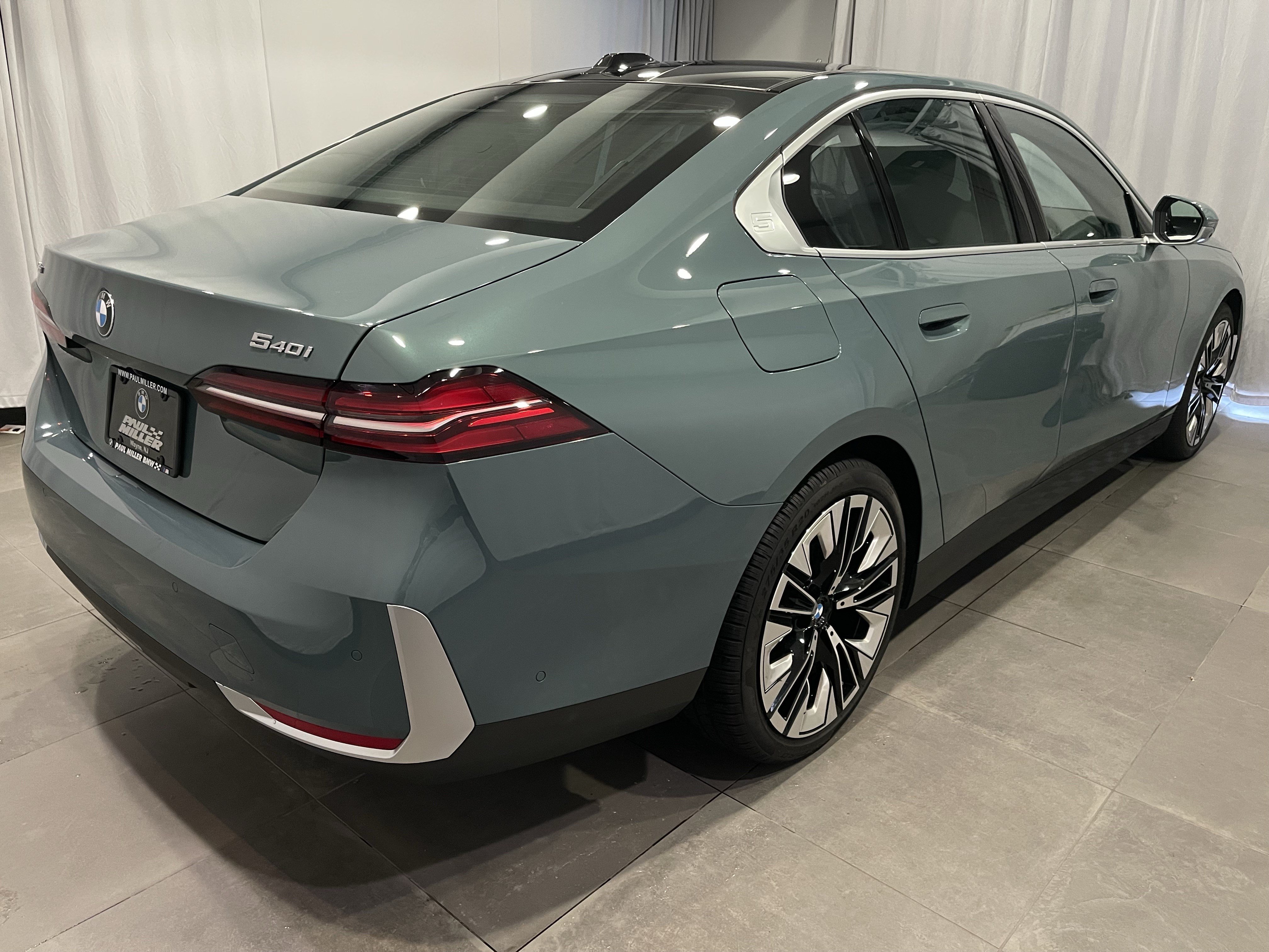 Used 2027 BMW 540i xDrive AWD/4WD image 6
