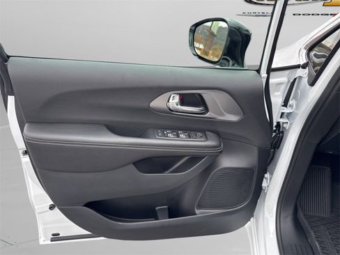 New 2026 Chrysler Voyager LX image 31