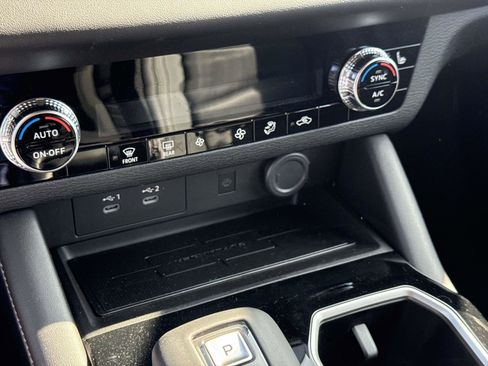 New 2025 Mitsubishi Outlander SE image 25