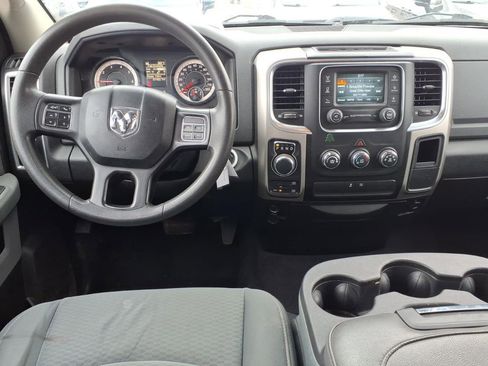 Used 2018 RAM 1500 Classic SLT image 8