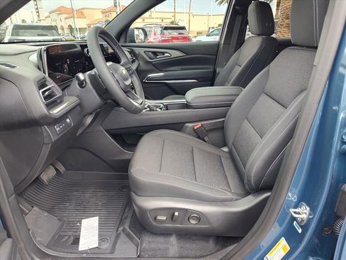 New 2026 Chevrolet Traverse LT w/ LPO, Floor Liner Package FWD image 5