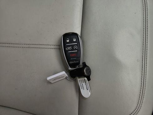 Used 2020 Alfa Romeo Giulia AWD w/ Quick Order Package 22J Sport image 24