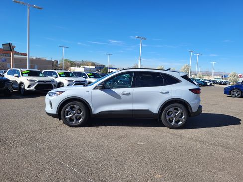 Used 2026 Ford Escape ST-Line w/ Cold Weather Package image 2