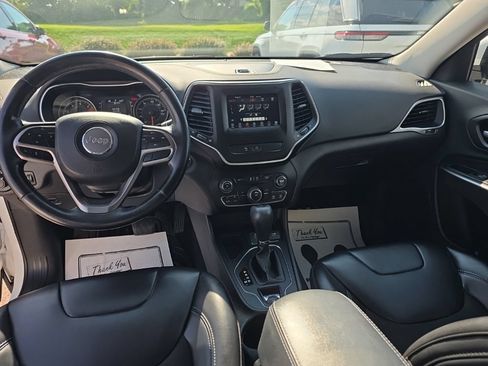 Used 2020 Jeep Cherokee Latitude Plus w/ Cold Weather Group FWD image 14