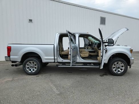 Used 2018 Ford F250 Lariat w/ Chrome Package AWD/4WD image 19