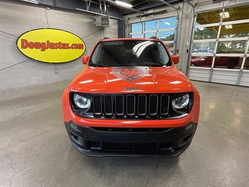 Used 2016 Jeep Renegade 75th Anniversary AWD/4WD image 8