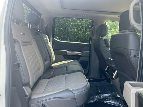 New 2026 Ford F250 Platinum w/ Platinum Plus Package AWD/4WD image 13