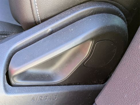 Used 2021 Volkswagen Jetta SEL image 25