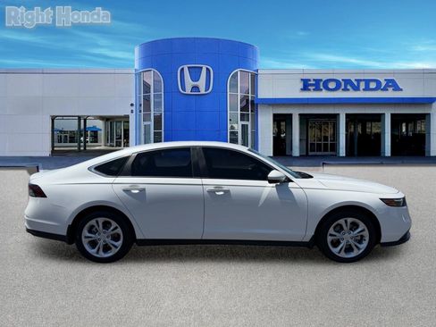 Certified 2025 Honda Accord LX image 9