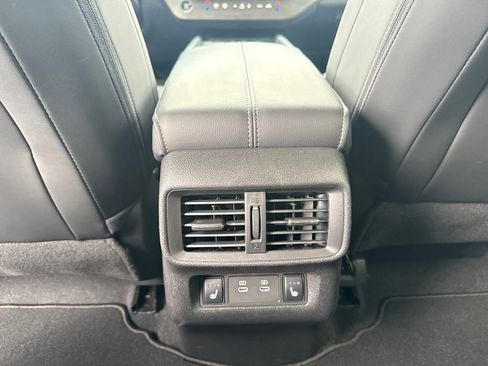 Used 2025 Nissan Murano Platinum w/ Cargo Package image 11