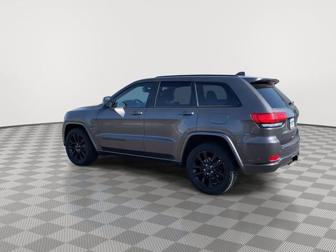 Used 2017 Jeep Grand Cherokee Altitude AWD/4WD image 5