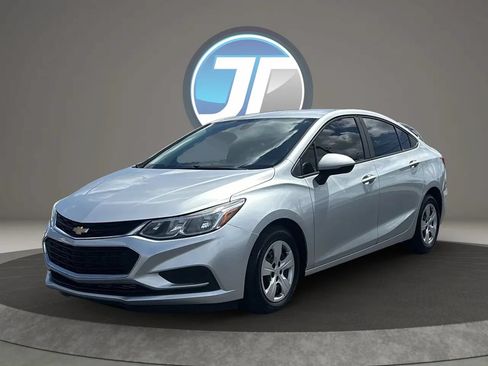 Used 2018 Chevrolet Cruze LS FWD image 21
