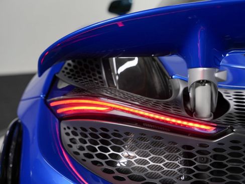 Used 2022 McLaren 765LT RWD image 24