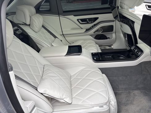 Used 2022 Mercedes-Benz Maybach S 580 Maybach S 580 image 12