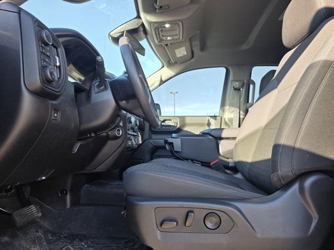 Used 2024 Chevrolet Silverado 1500 Custom image 11