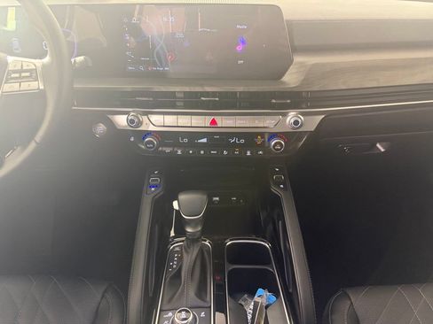 Used 2024 Kia Telluride EX X-Line AWD/4WD image 2