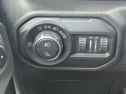 Used 2020 Jeep Gladiator Overland AWD/4WD image 27
