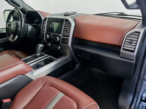 Used 2019 Ford F150 Platinum w/ Equipment Group 701A Luxury AWD/4WD image 32